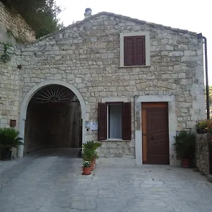Pineta Monserrato Bed & Breakfast